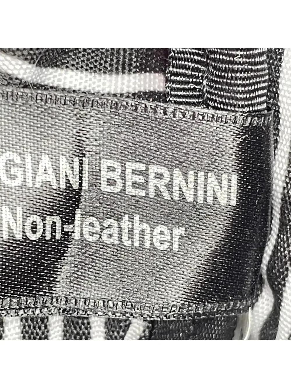 Giani Bernini Red Cosmetic Travel Bag 8